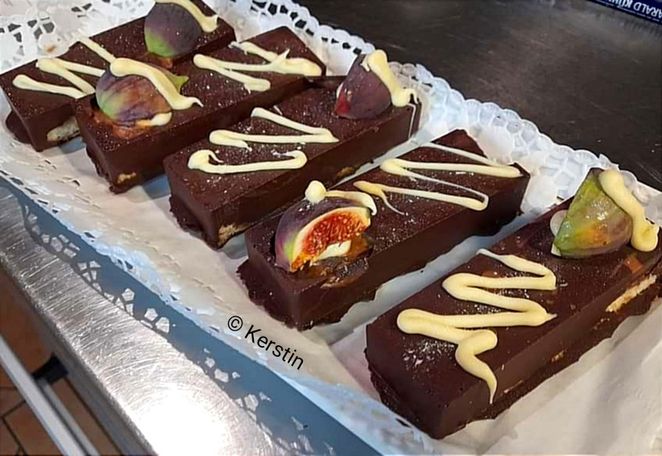 Miniküchenriegel/Nougatmousse/Haselnusscrunch